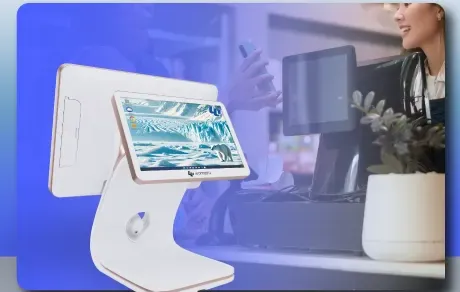 Punto de venta de doble pantalla con el logo de Wanqara en un mostrador